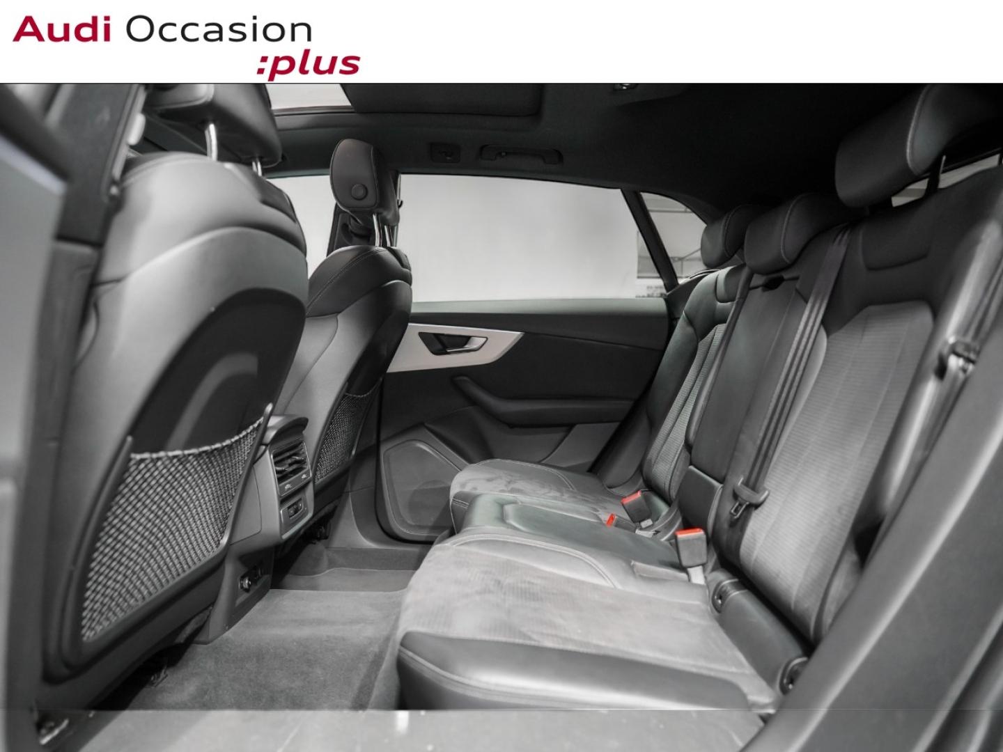 Voitures occasions Audi Q8 S line Paris