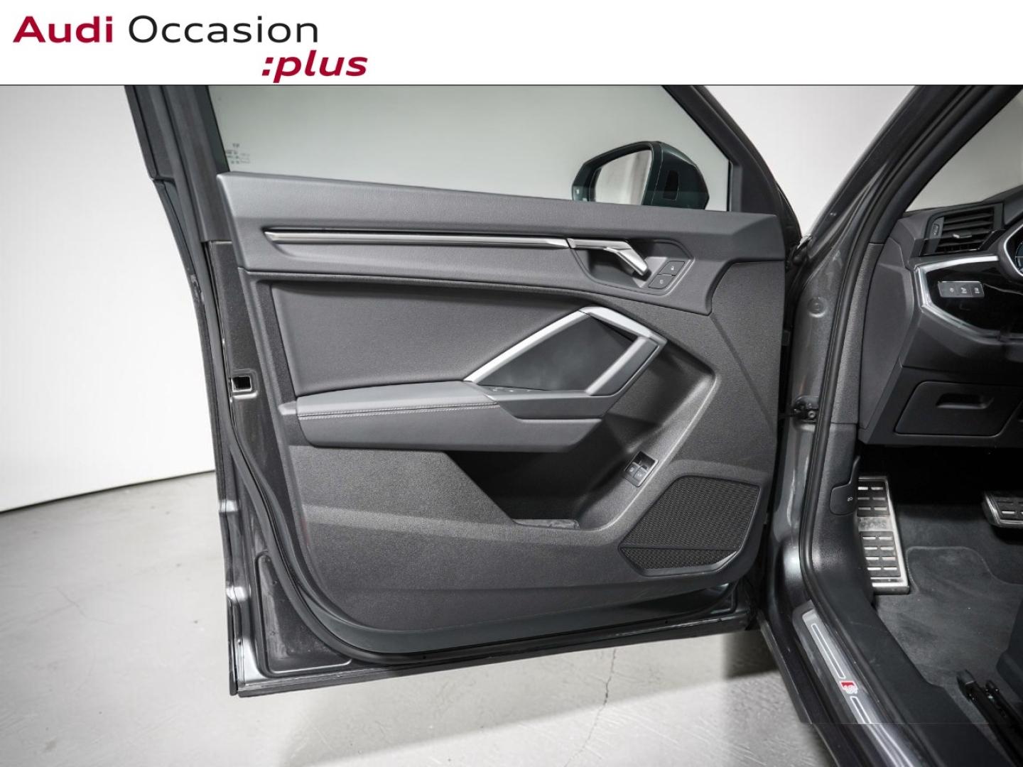 Voitures occasions Audi Q3 Sportback S line Paris