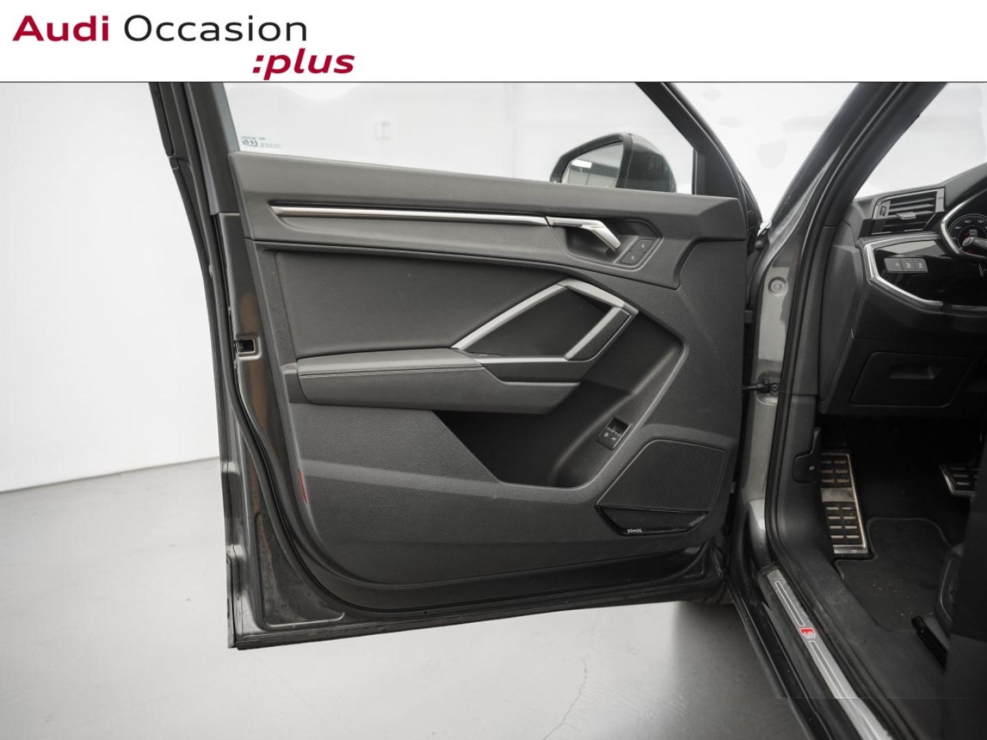 Voitures occasions Audi Q3 Sportback S line Paris