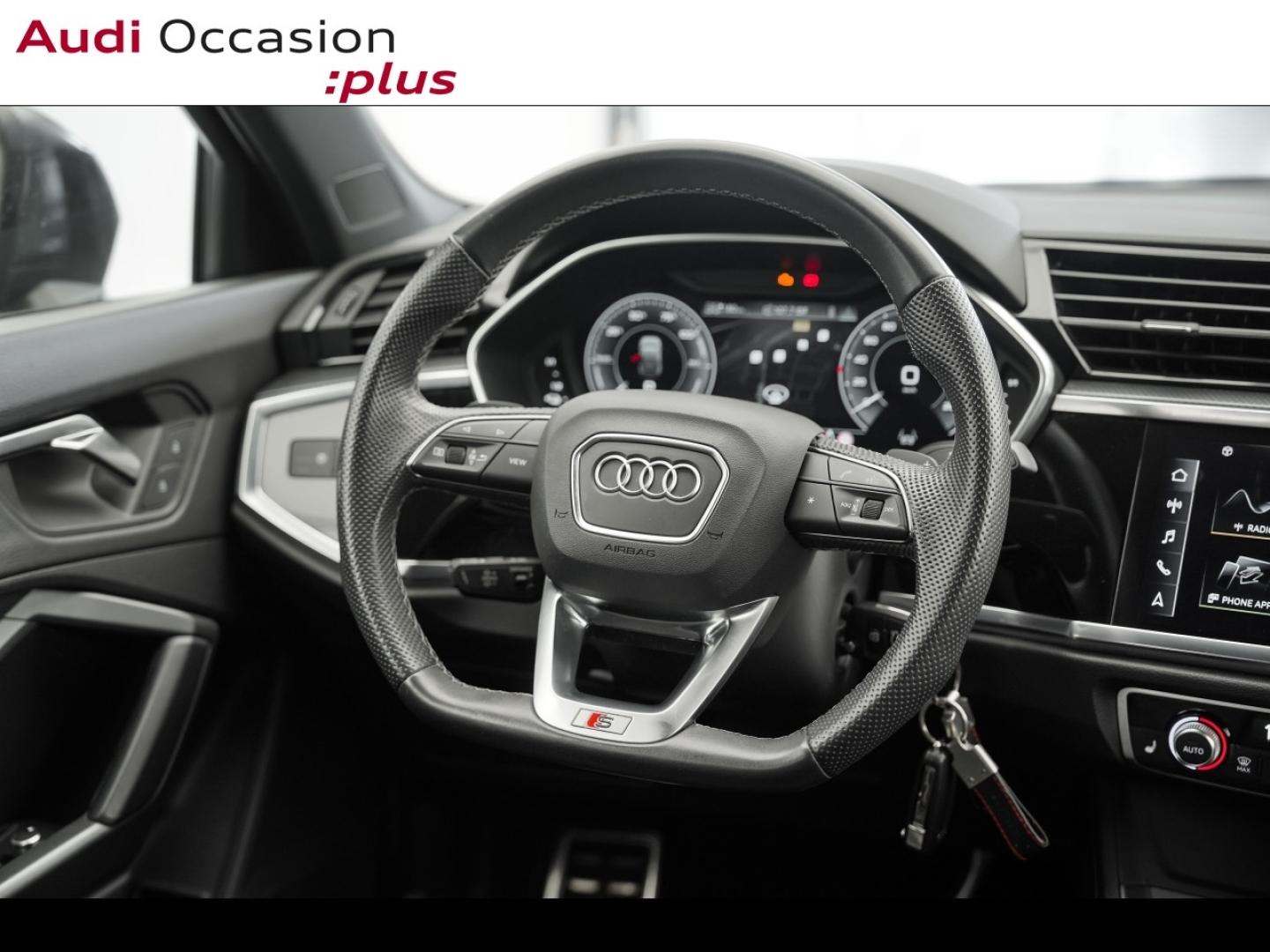 Voitures occasions Audi Q3 Sportback S line Paris