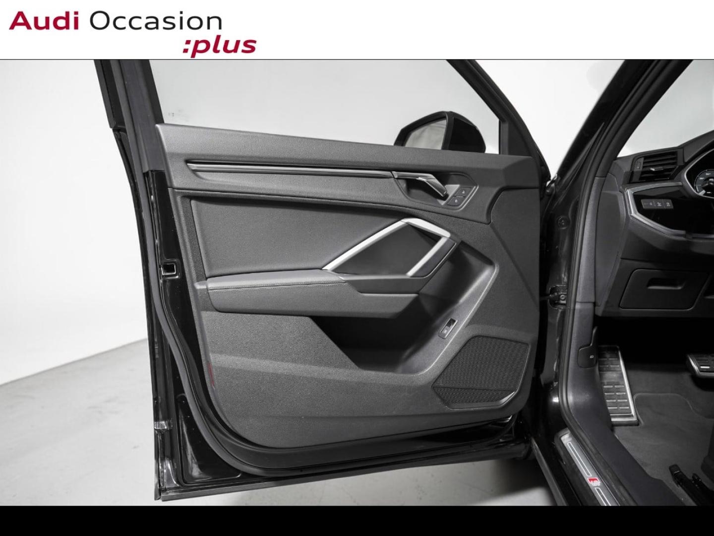 Voitures occasions Audi Q3 S line Paris