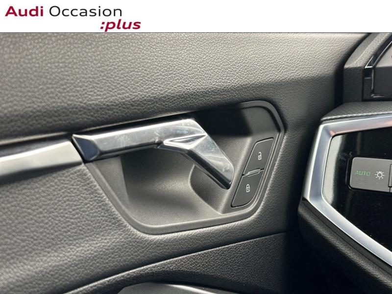 Voitures occasions Audi Q3 S line Saint-Thibault-des-Vignes