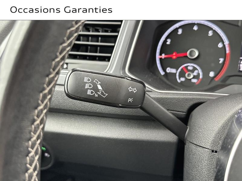 Voitures occasions VOLKSWAGEN T-Roc Cabriolet R-Line Saint-Thibault-des-Vignes