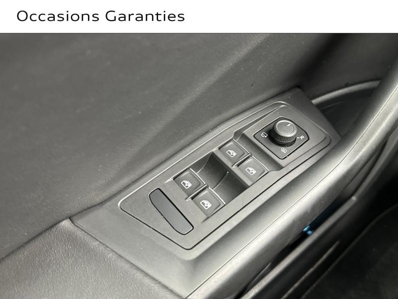 Voitures occasions VOLKSWAGEN T-Roc Cabriolet R-Line Saint-Thibault-des-Vignes