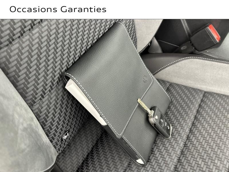 Voitures occasions VOLKSWAGEN T-Roc Cabriolet R-Line Saint-Thibault-des-Vignes