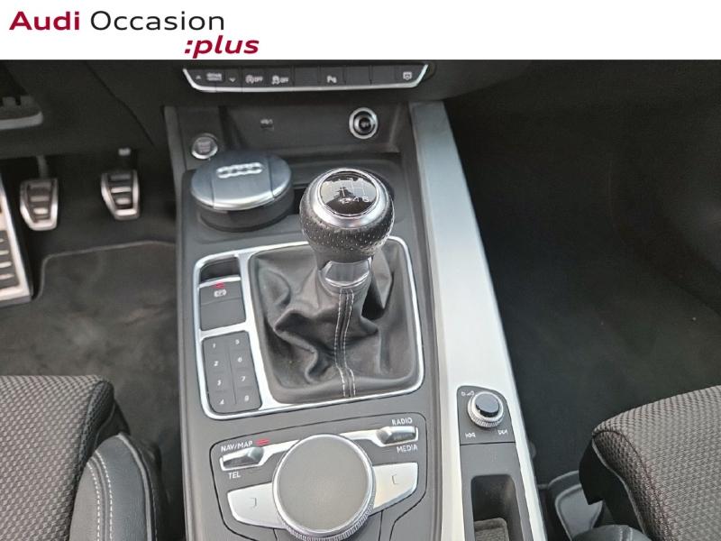 Voitures occasions Audi A4 S line Saint-Thibault-des-Vignes