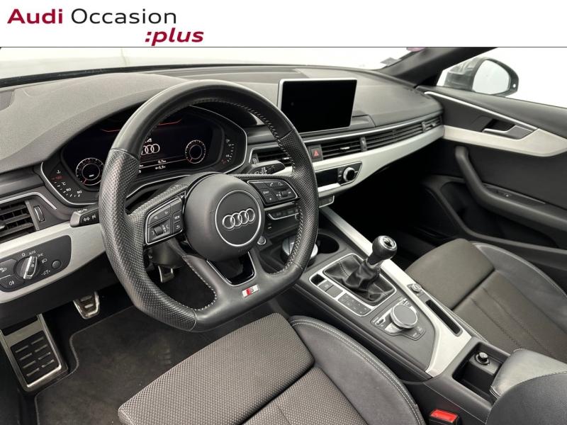 Voitures occasions Audi A4 S line Saint-Thibault-des-Vignes