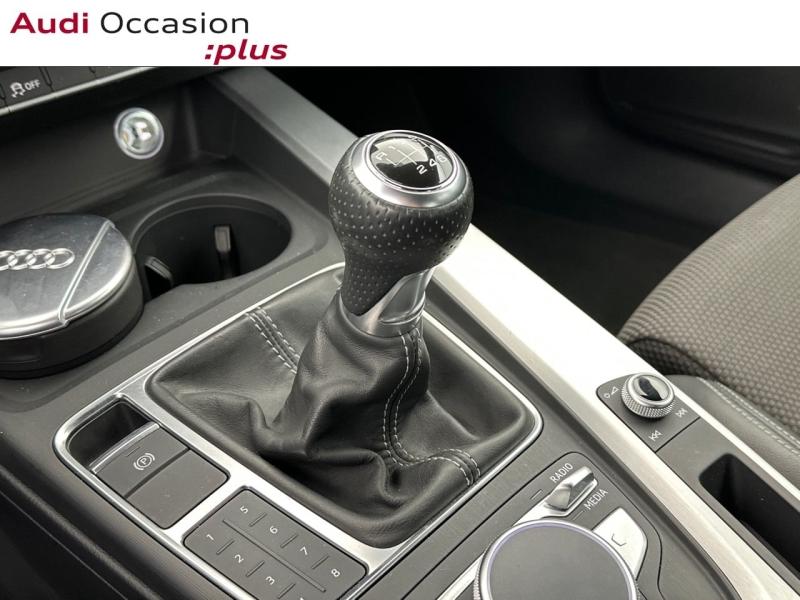 Voitures occasions Audi A4 S line Saint-Thibault-des-Vignes