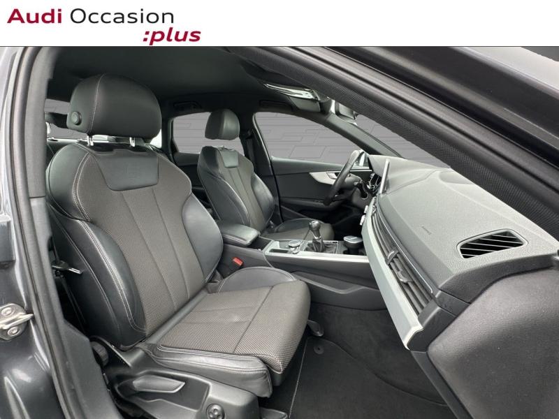 Voitures occasions Audi A4 S line Saint-Thibault-des-Vignes