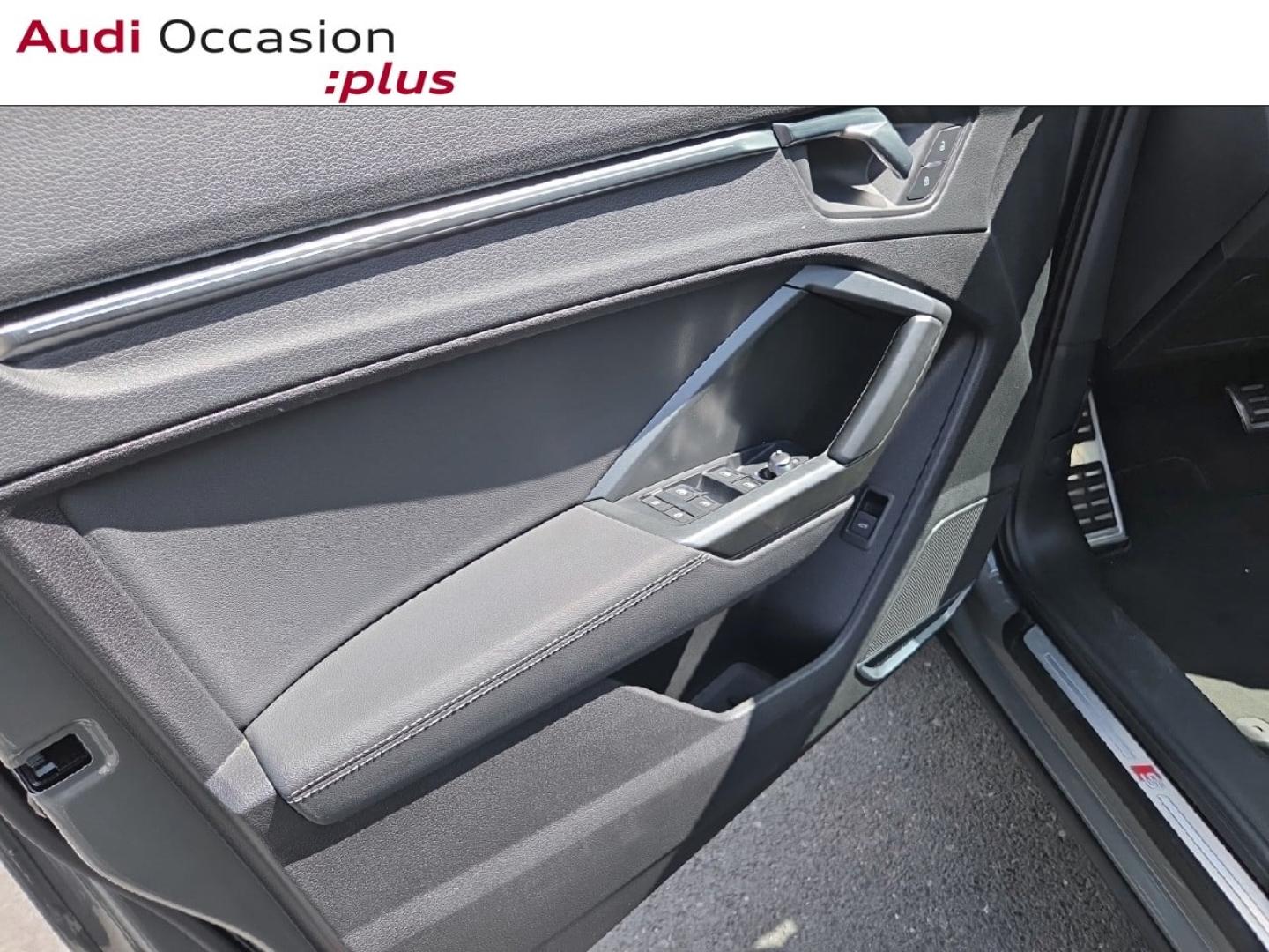Voitures occasions Audi Q3 S line Saint-Thibault-des-Vignes