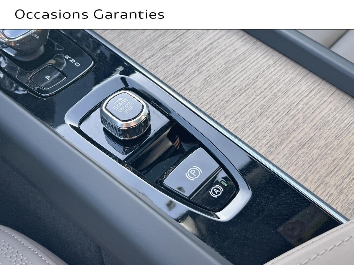 Voitures occasions VOLVO XC60 Ultra Style Dark Saint-Thibault-des-Vignes