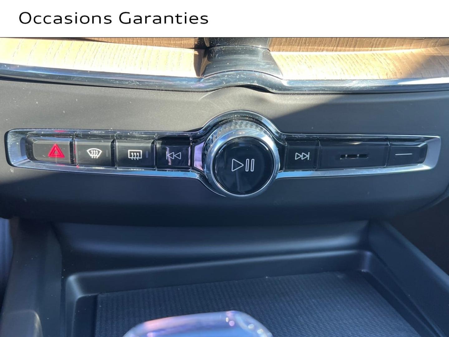 Voitures occasions VOLVO XC60 Ultra Style Dark Saint-Thibault-des-Vignes
