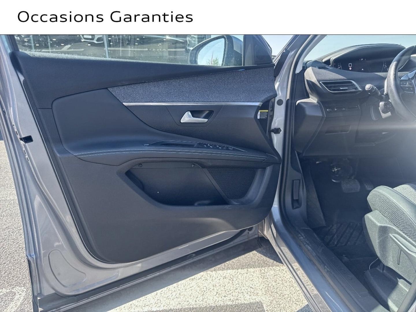Voitures occasions PEUGEOT 5008 Allure Pack Saint-Thibault-des-Vignes