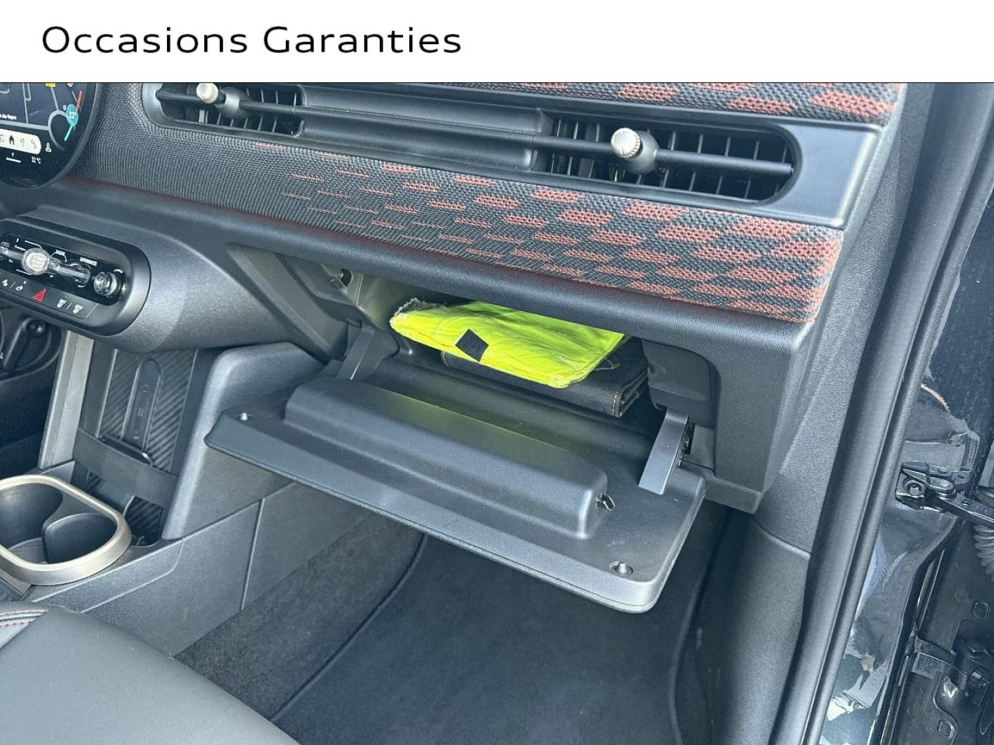 Voitures occasions MINI Cabrio Edition Premium Plus Saint-Thibault-des-Vignes