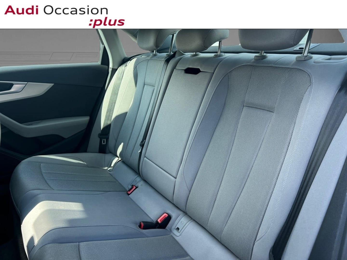 Voitures occasions Audi A4 Business line Saint-Thibault-des-Vignes