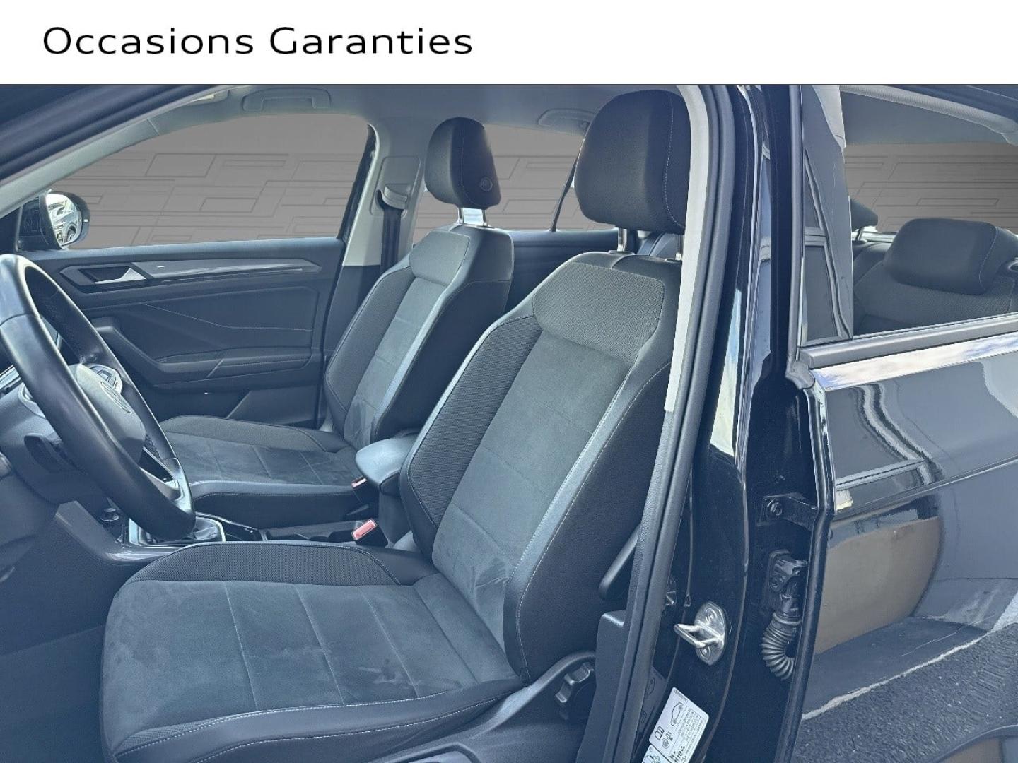 Voitures occasions VOLKSWAGEN T-ROC Life Saint-Thibault-des-Vignes
