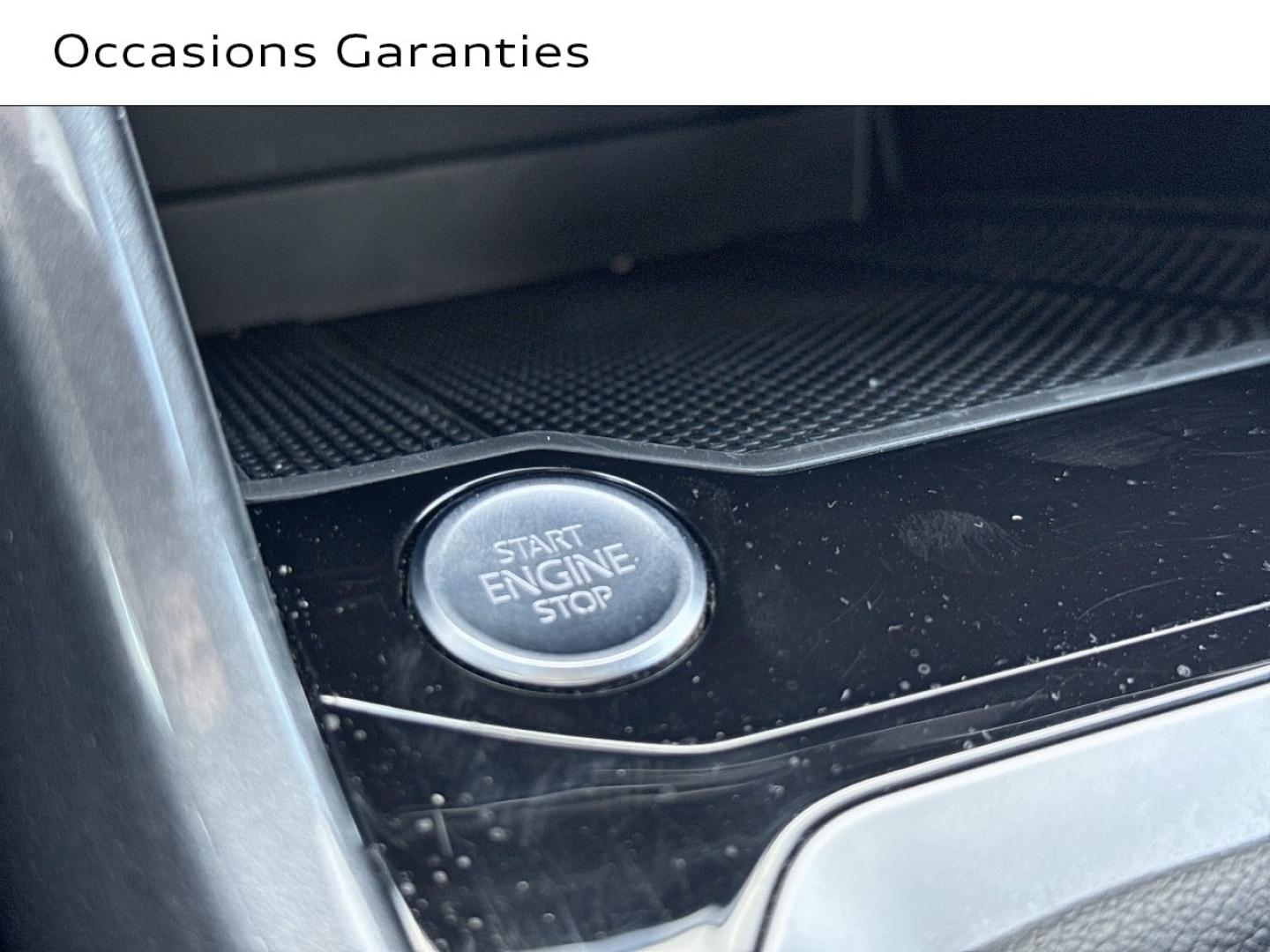 Voitures occasions VOLKSWAGEN T-ROC Life Saint-Thibault-des-Vignes