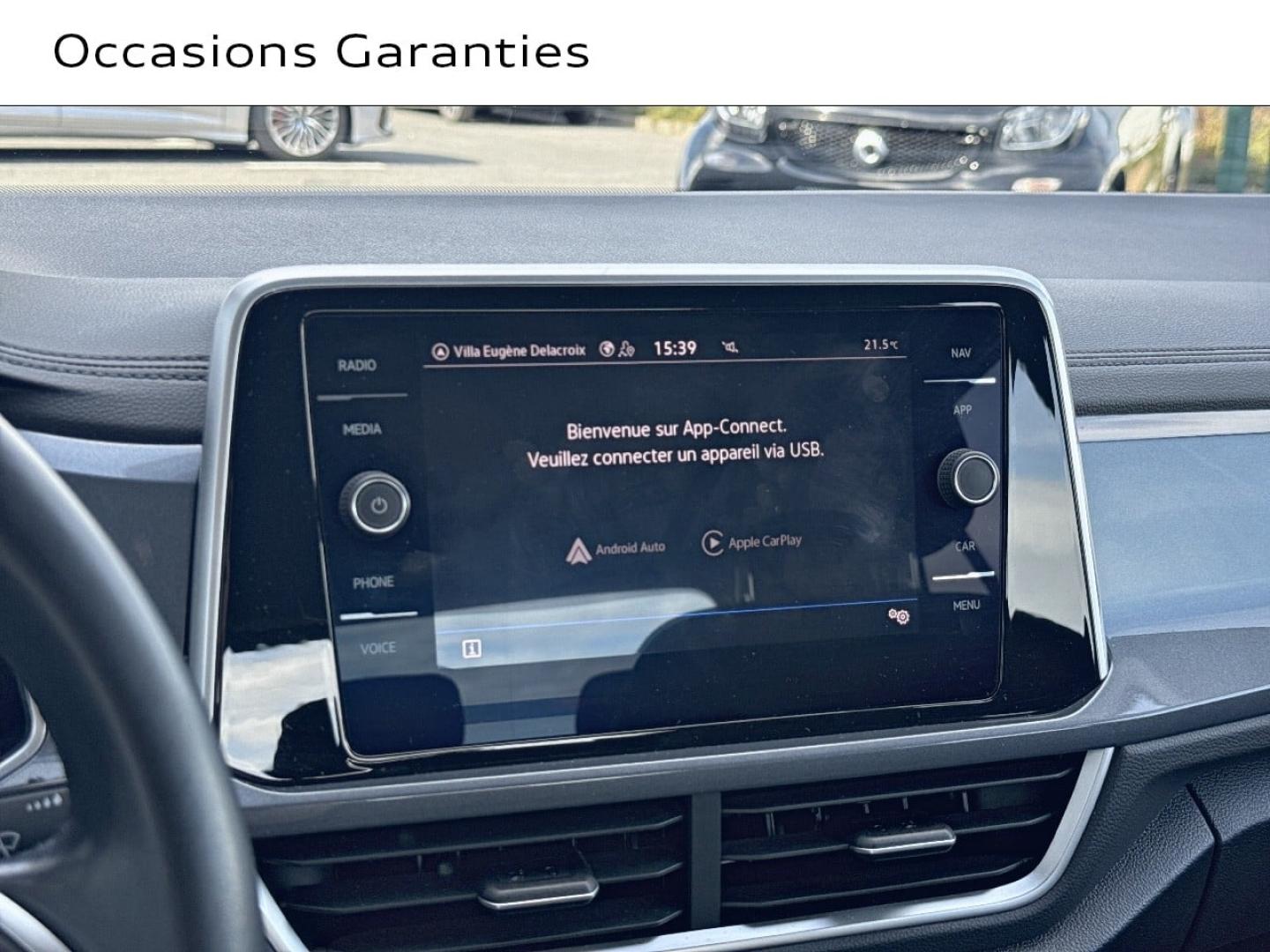 Voitures occasions VOLKSWAGEN T-ROC Life Saint-Thibault-des-Vignes