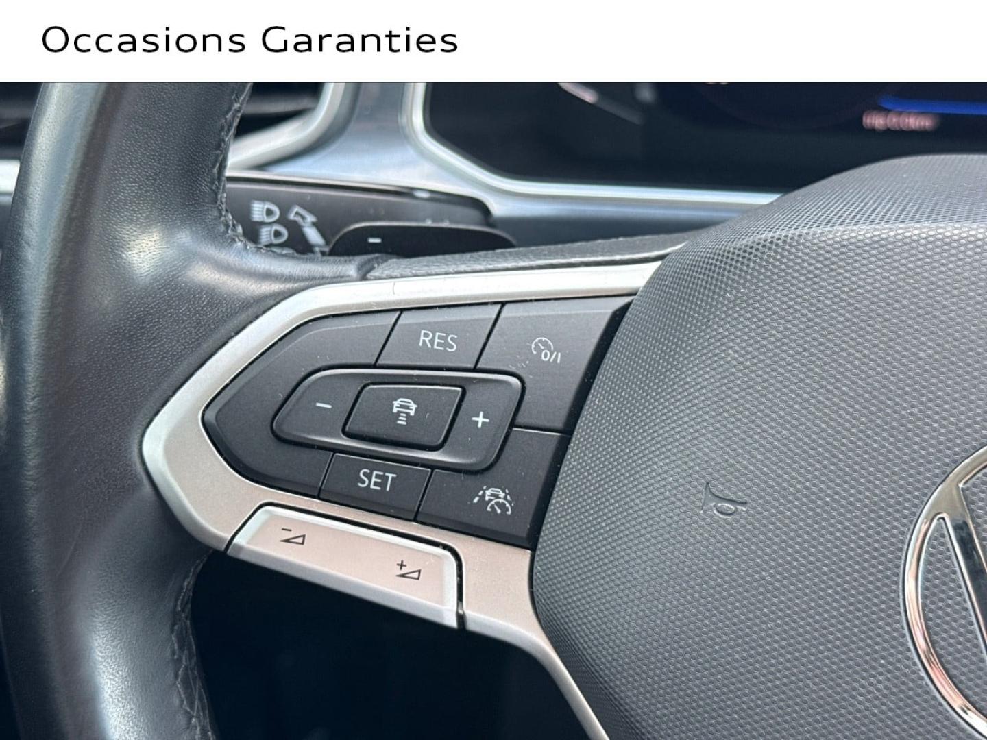 Voitures occasions VOLKSWAGEN T-ROC Life Saint-Thibault-des-Vignes