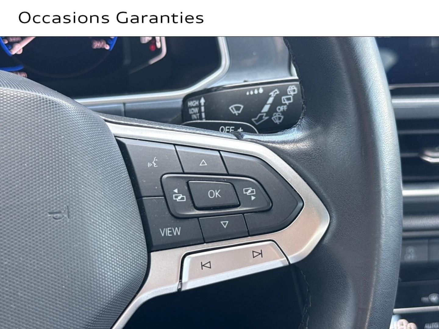 Voitures occasions VOLKSWAGEN T-ROC Life Saint-Thibault-des-Vignes