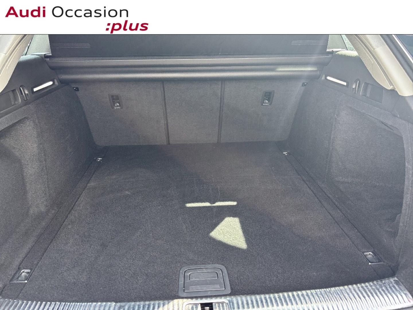 Voitures occasions Audi A4 Avant Business line Saint-Thibault-des-Vignes