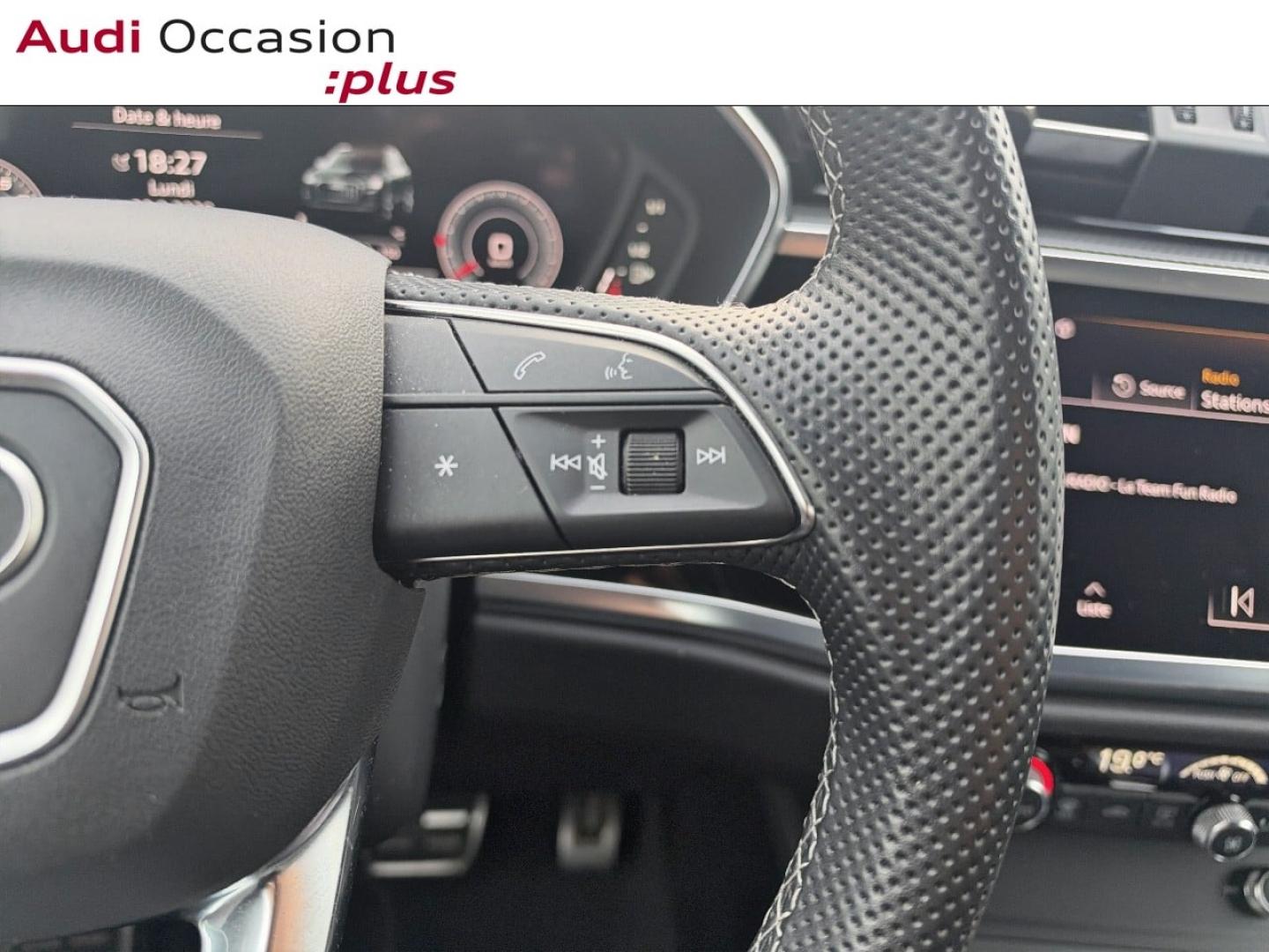 Voitures occasions Audi Q3 S line Saint-Thibault-des-Vignes