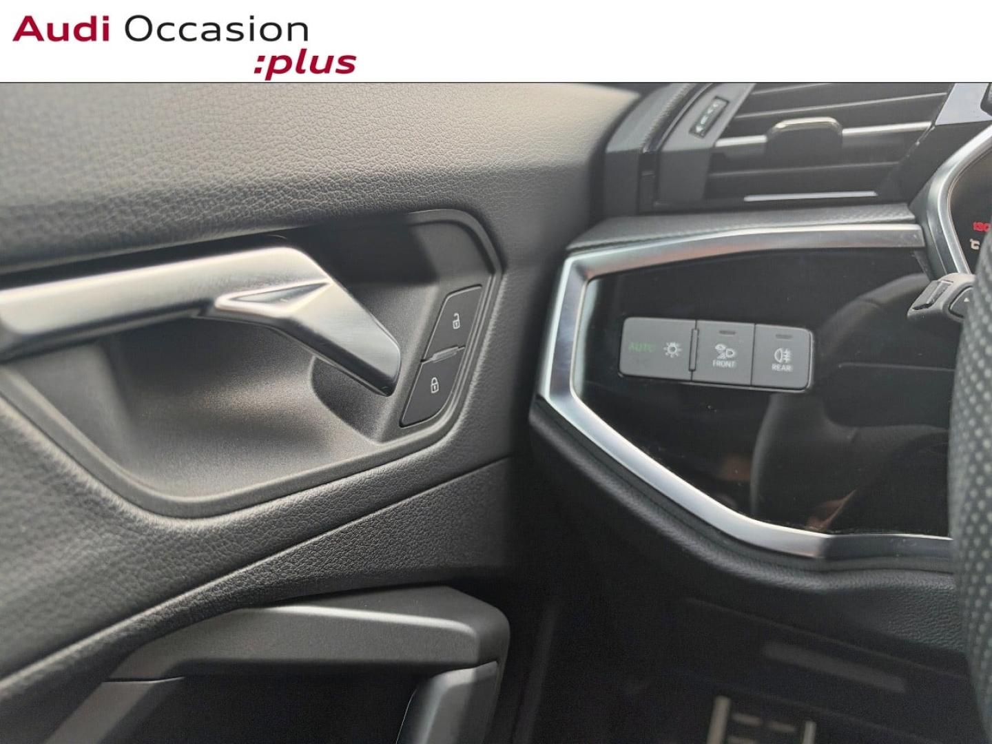 Voitures occasions Audi Q3 S line Saint-Thibault-des-Vignes