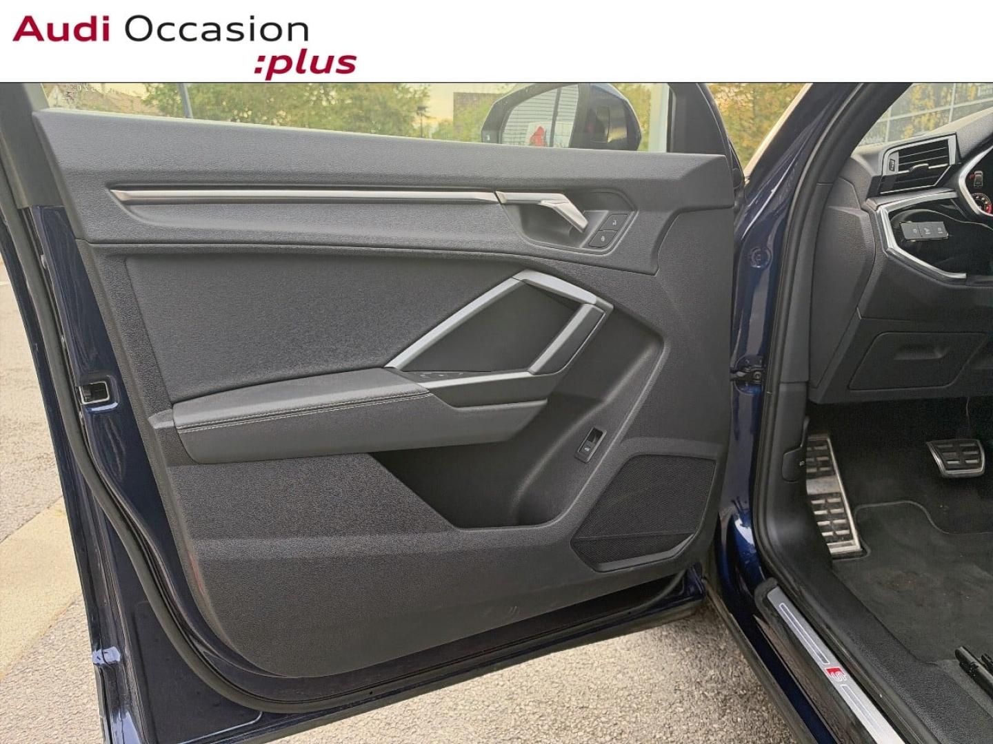 Voitures occasions Audi Q3 S line Saint-Thibault-des-Vignes