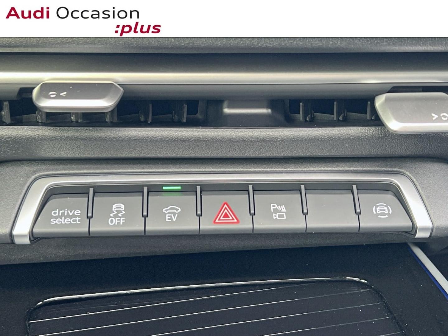 Voitures occasions Audi Q3 S line Saint-Thibault-des-Vignes