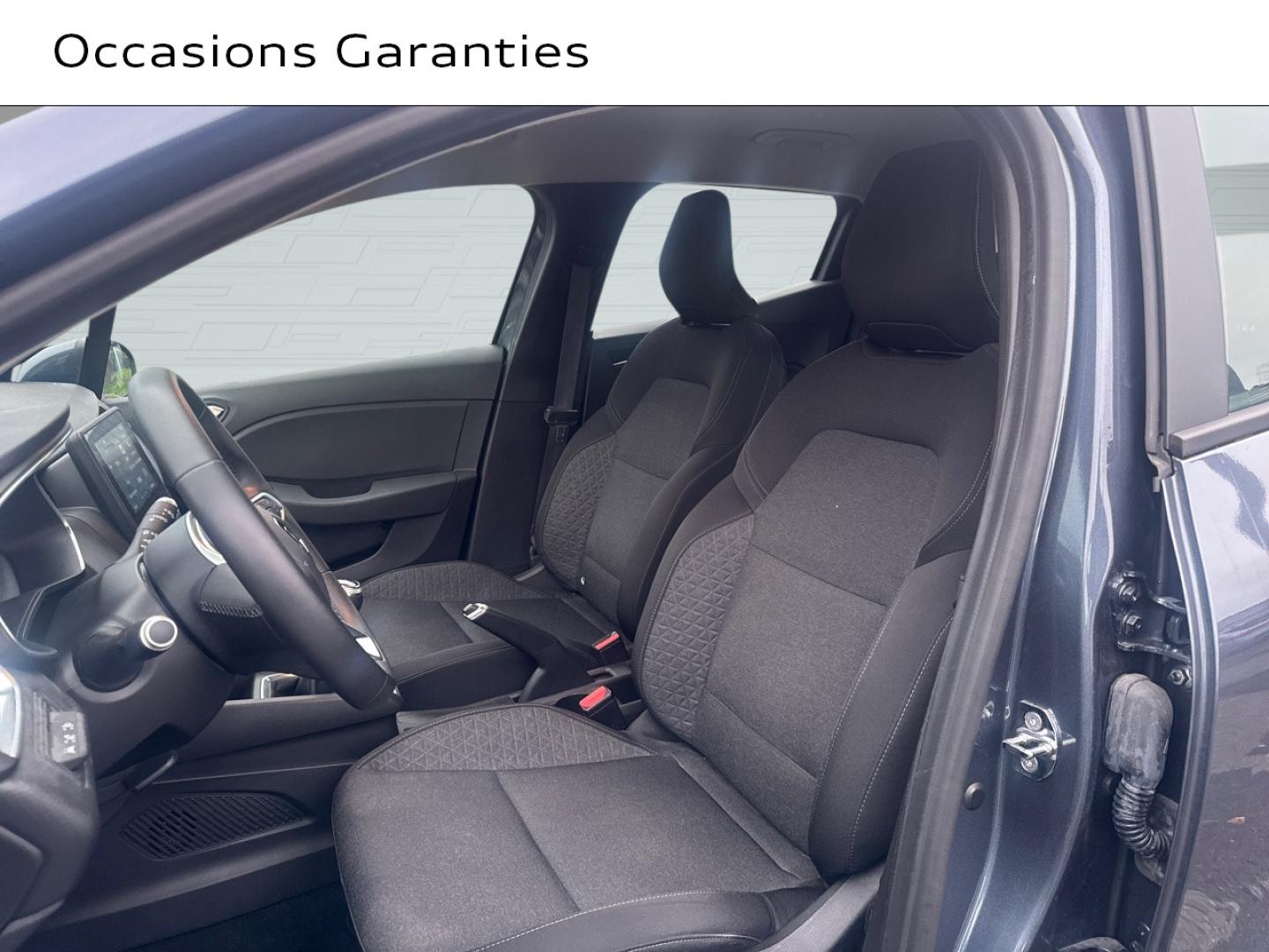 Voitures occasions RENAULT CLIO Zen Saint-Thibault-des-Vignes