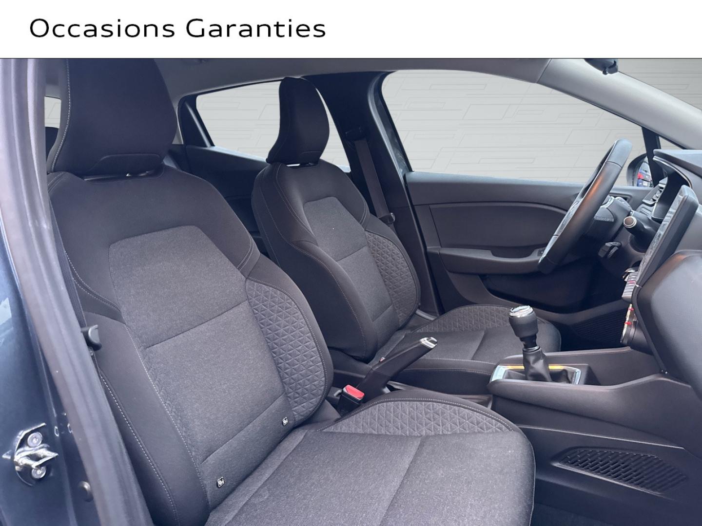Voitures occasions RENAULT CLIO Zen Saint-Thibault-des-Vignes