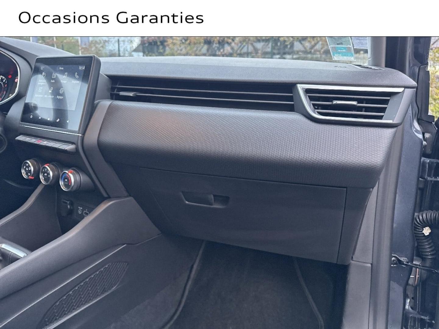 Voitures occasions RENAULT CLIO Zen Saint-Thibault-des-Vignes