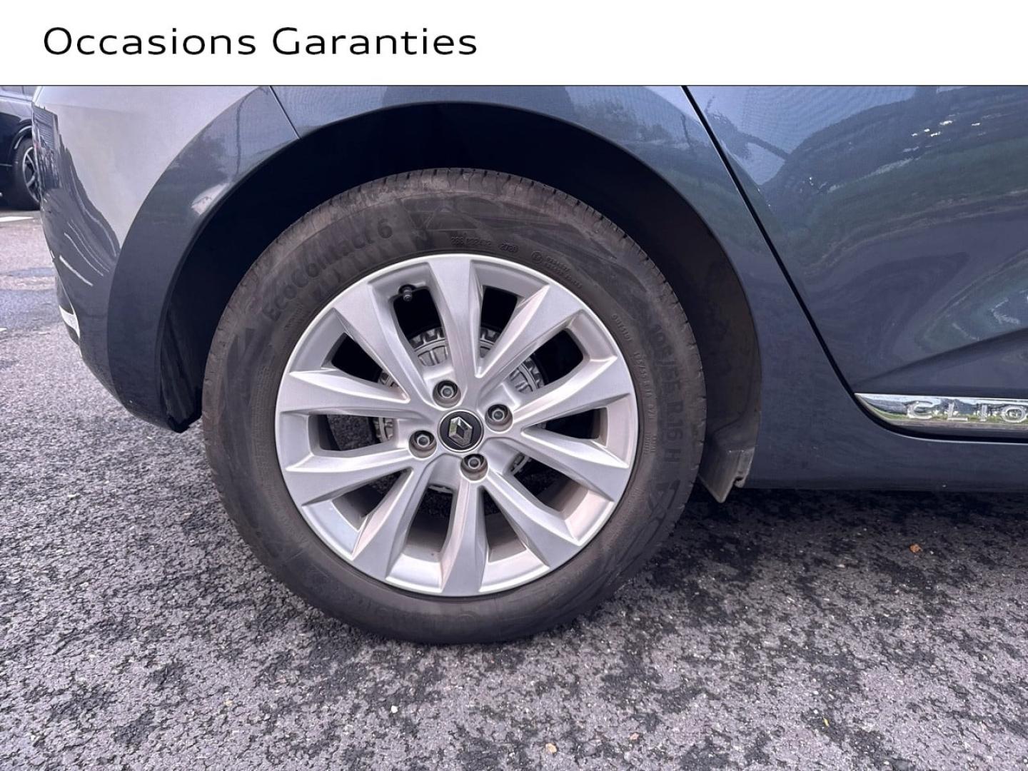 Voitures occasions RENAULT CLIO Zen Saint-Thibault-des-Vignes
