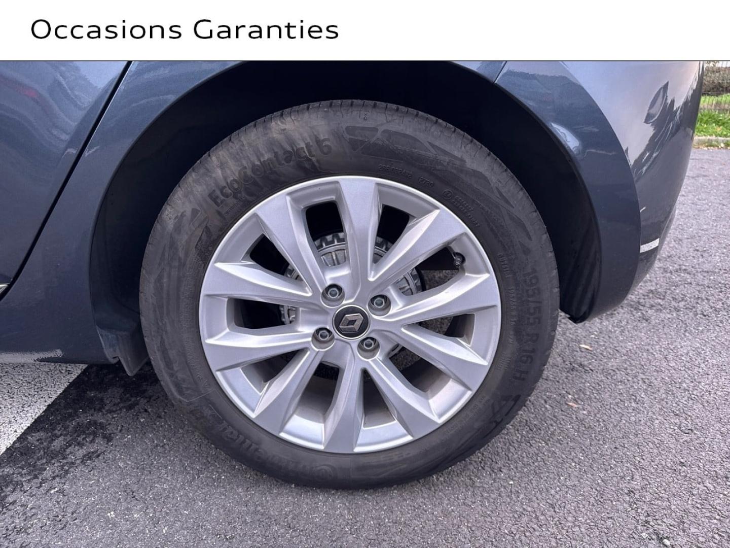 Voitures occasions RENAULT CLIO Zen Saint-Thibault-des-Vignes