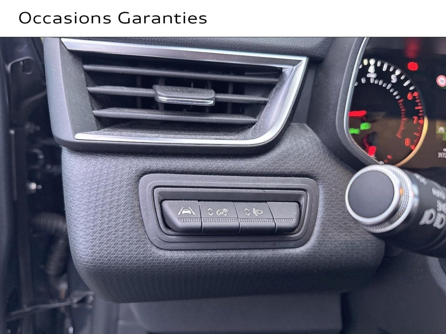 Voitures occasions RENAULT CLIO Zen Saint-Thibault-des-Vignes