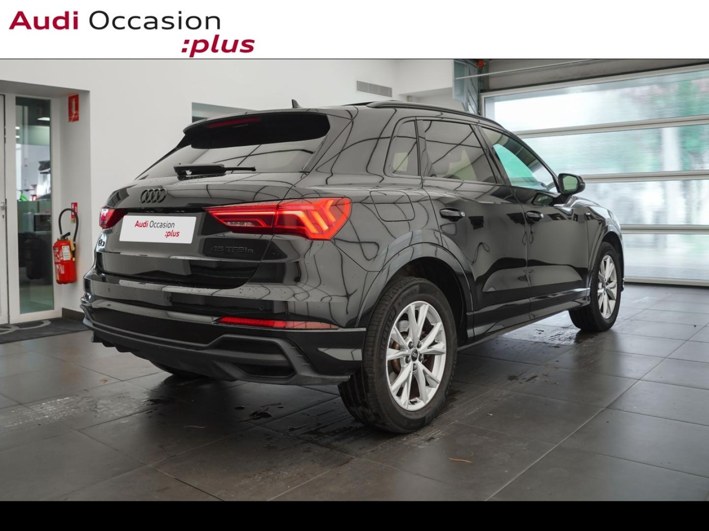 Voitures occasions Audi Q3 S line Montigny-le-Bretonneux