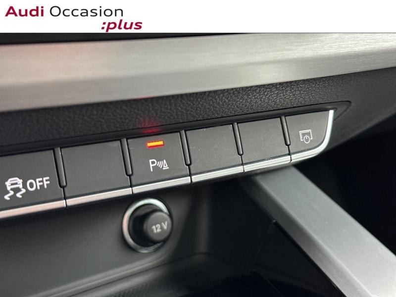 Voitures occasions Audi A4 Avant S line Montigny-le-Bretonneux