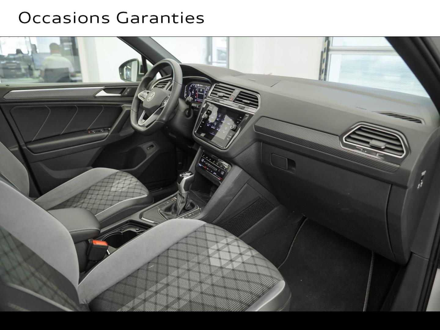 Voitures occasions VOLKSWAGEN TIGUAN R-Line Montigny-le-Bretonneux