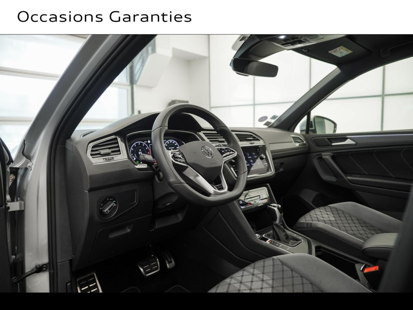 Voitures occasions VOLKSWAGEN TIGUAN R-Line Montigny-le-Bretonneux