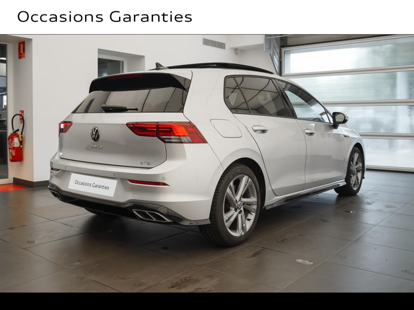 Voitures occasions VOLKSWAGEN GOLF R-Line Montigny-le-Bretonneux