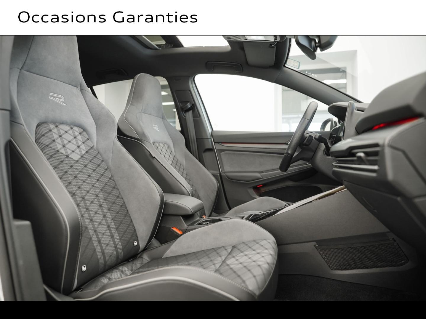 Voitures occasions VOLKSWAGEN GOLF R-Line Montigny-le-Bretonneux