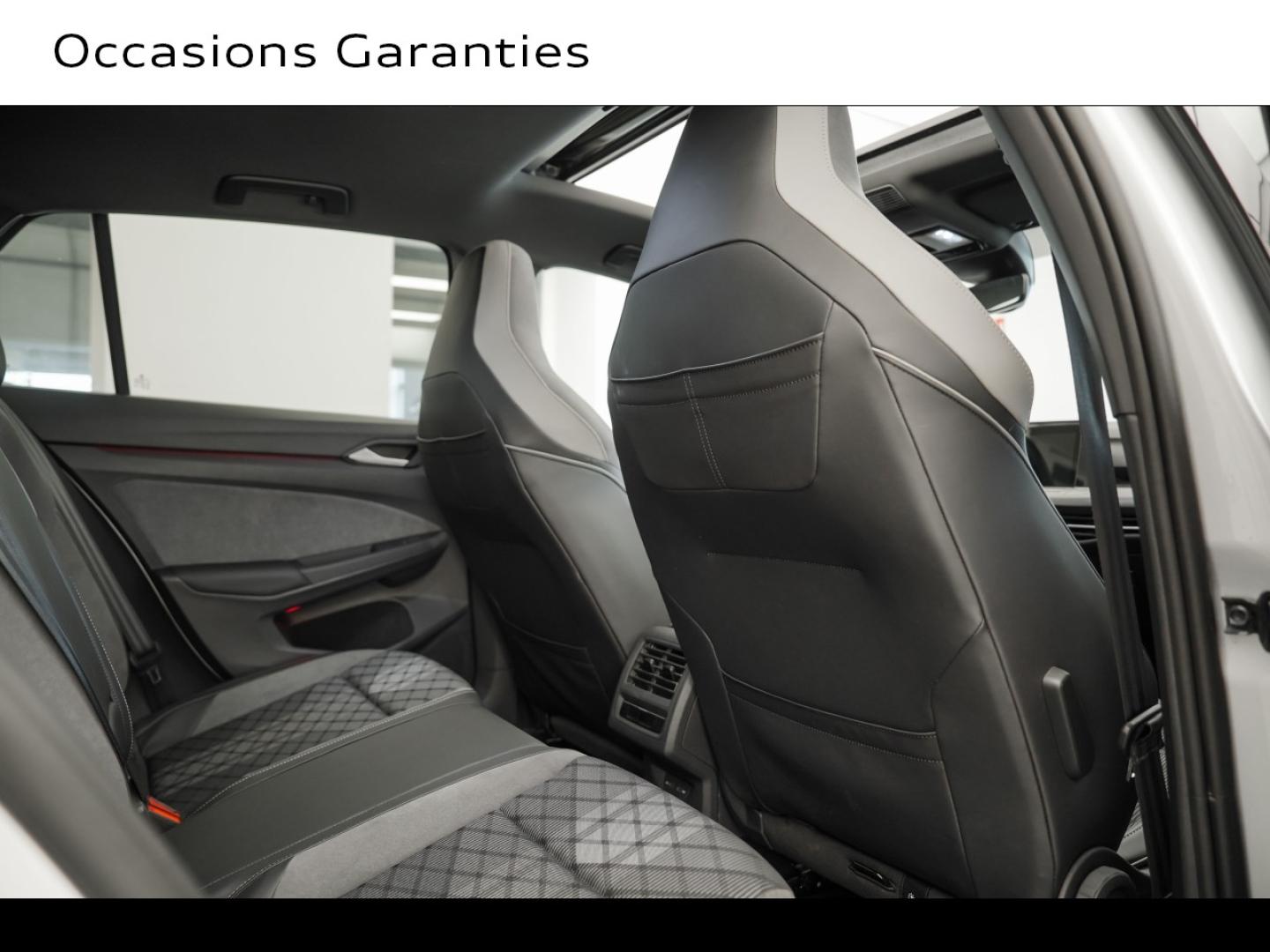 Voitures occasions VOLKSWAGEN GOLF R-Line Montigny-le-Bretonneux
