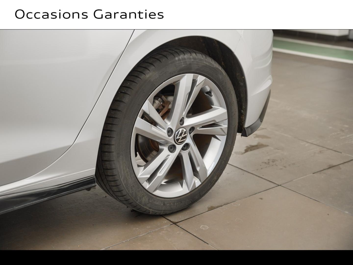 Voitures occasions VOLKSWAGEN GOLF R-Line Montigny-le-Bretonneux