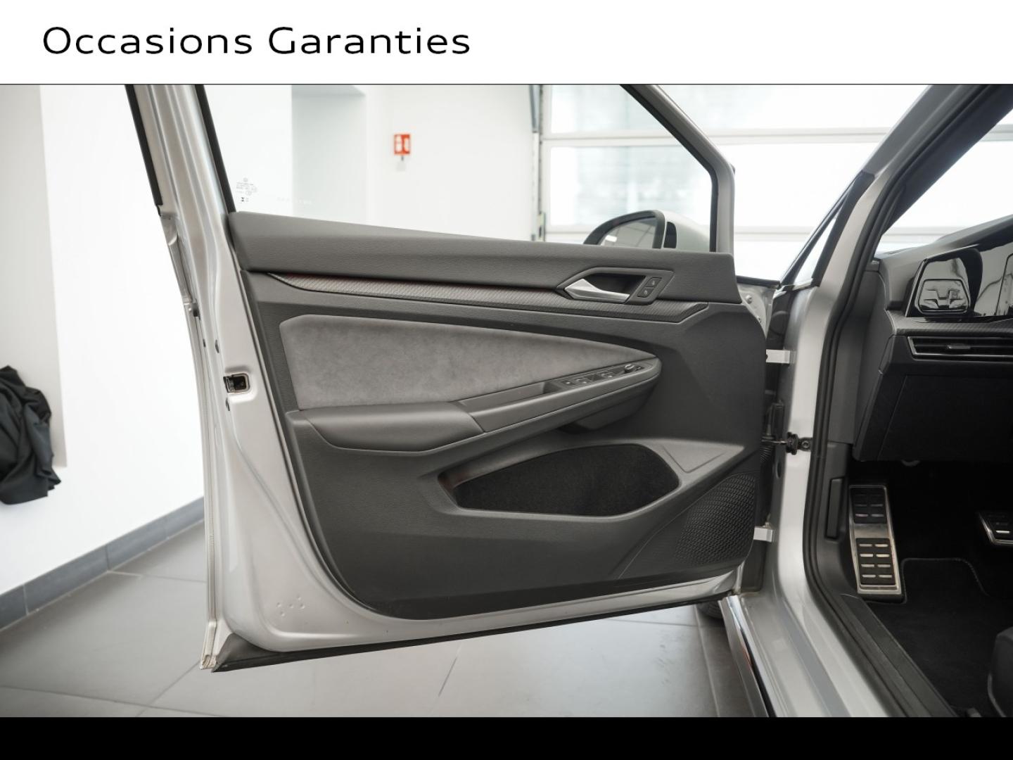 Voitures occasions VOLKSWAGEN GOLF R-Line Montigny-le-Bretonneux