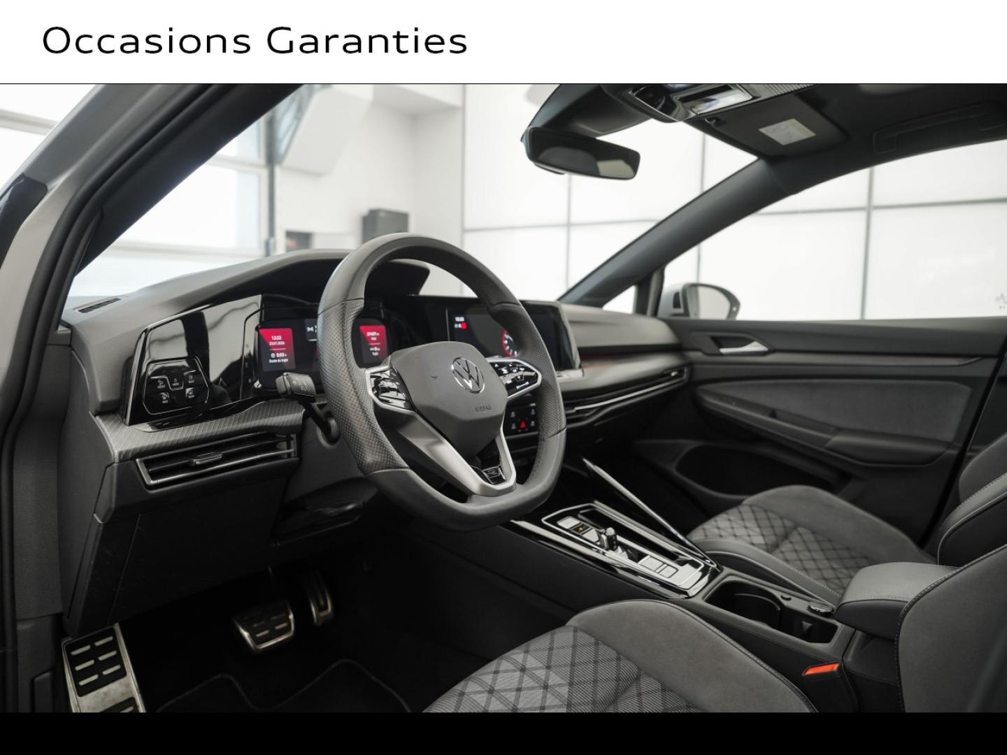 Voitures occasions VOLKSWAGEN GOLF R-Line Montigny-le-Bretonneux