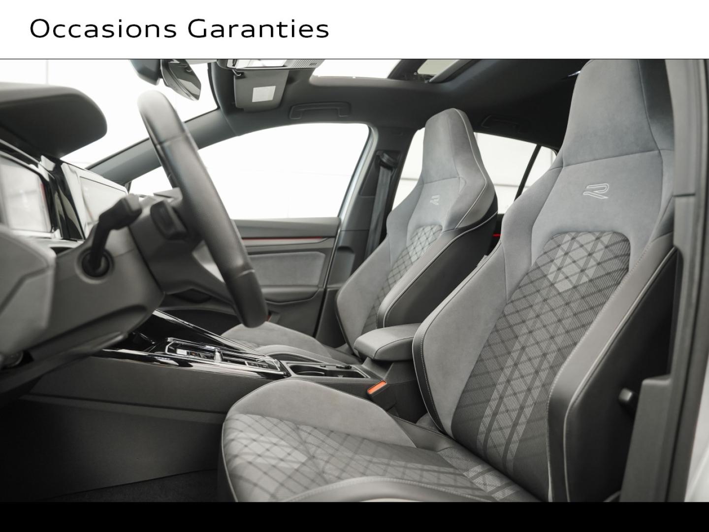 Voitures occasions VOLKSWAGEN GOLF R-Line Montigny-le-Bretonneux