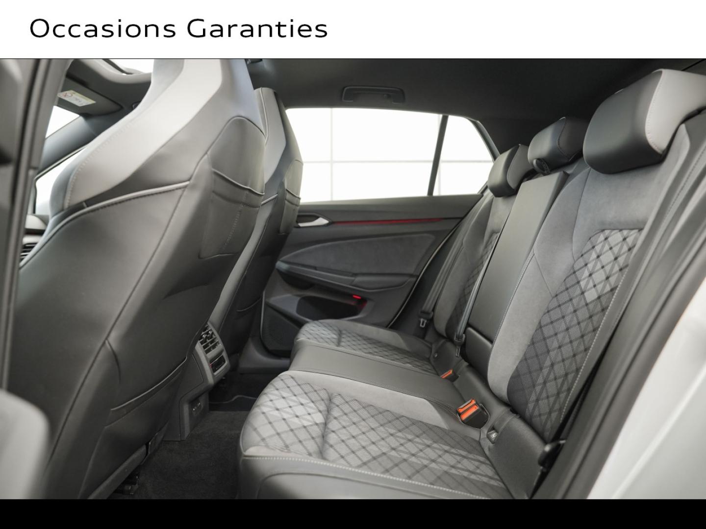 Voitures occasions VOLKSWAGEN GOLF R-Line Montigny-le-Bretonneux