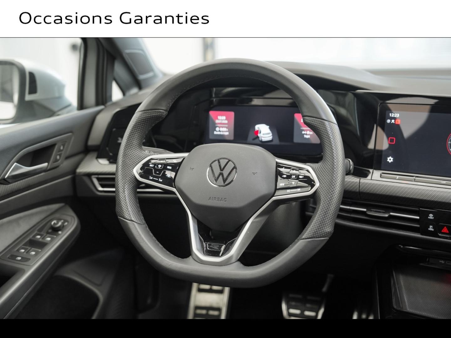 Voitures occasions VOLKSWAGEN GOLF R-Line Montigny-le-Bretonneux