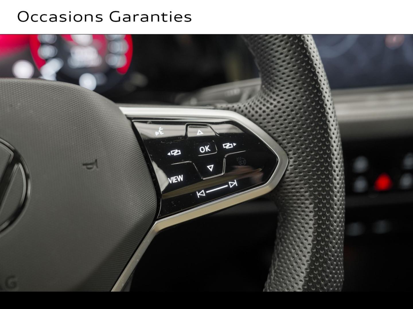 Voitures occasions VOLKSWAGEN GOLF R-Line Montigny-le-Bretonneux