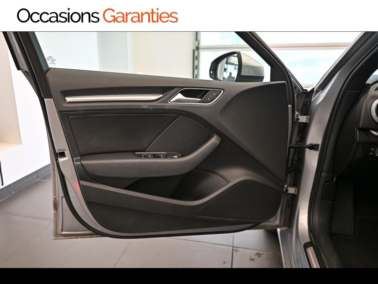 Voitures occasions Audi A3 Sportback Design luxe Montigny-le-Bretonneux